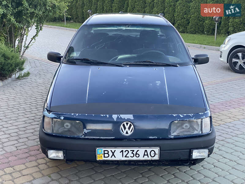 Седан Volkswagen Passat 1989 в Дунаївцях