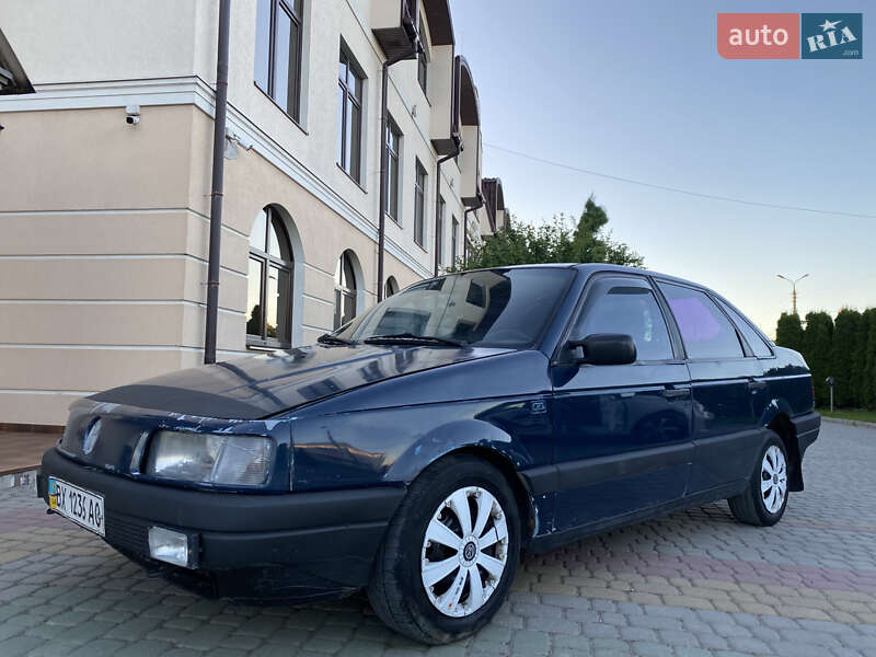 Седан Volkswagen Passat 1989 в Дунаївцях