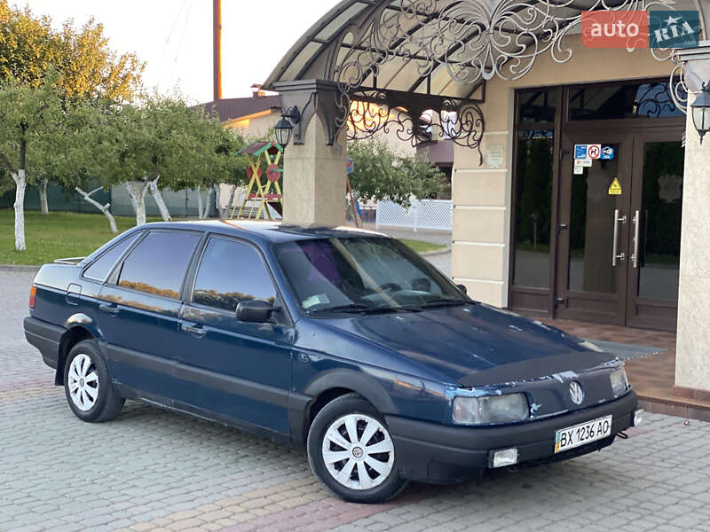 Седан Volkswagen Passat 1989 в Дунаївцях