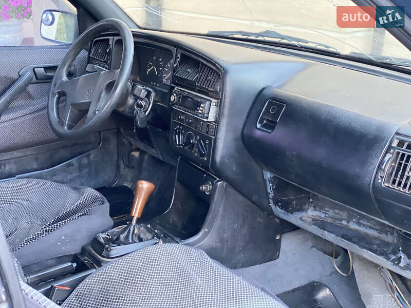 Седан Volkswagen Passat 1989 в Дунаївцях