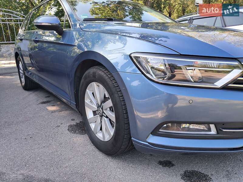 Универсал Volkswagen Passat 2017 в Полтаве фото 10 Универсал Volkswagen Passat 2017 в Полтаве