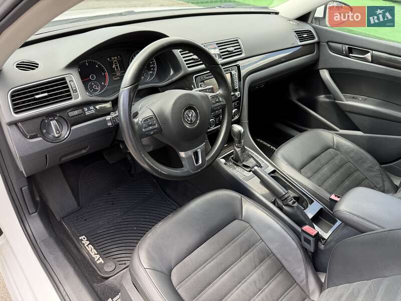 Седан Volkswagen Passat 2012 в Одессе
