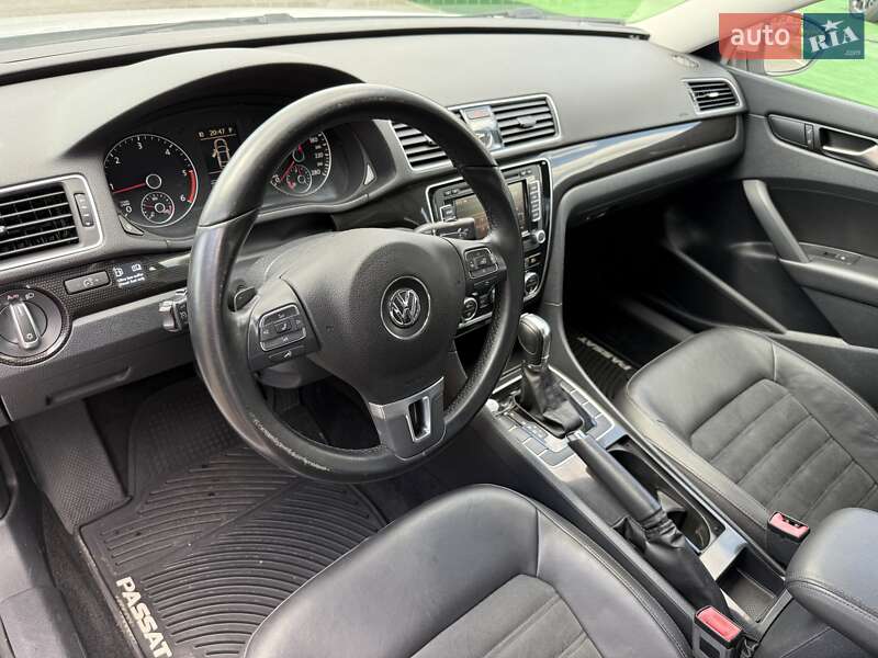 Седан Volkswagen Passat 2012 в Одессе