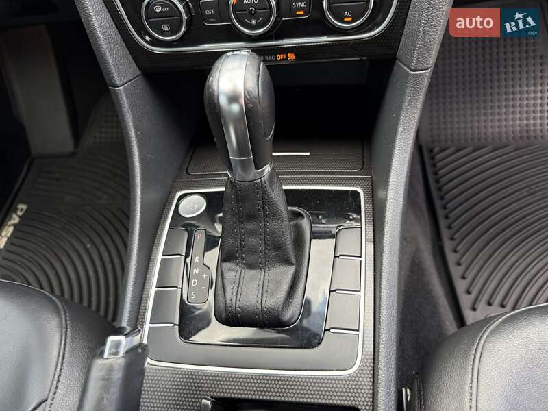 Седан Volkswagen Passat 2012 в Одессе