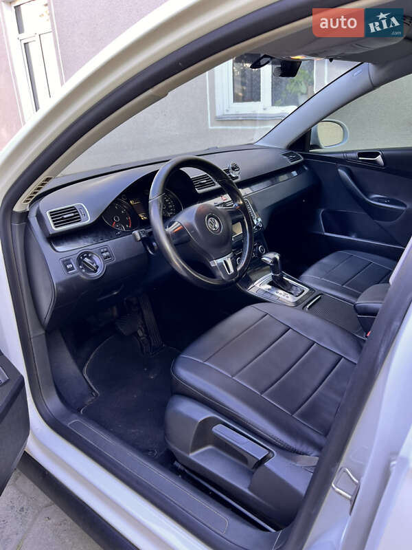 Седан Volkswagen Passat 2010 в Одессе