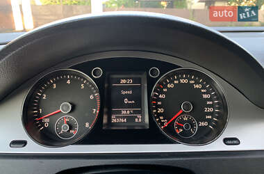 Універсал Volkswagen Passat 2009 в 