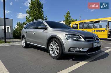 Універсал Volkswagen Passat 2012 в 