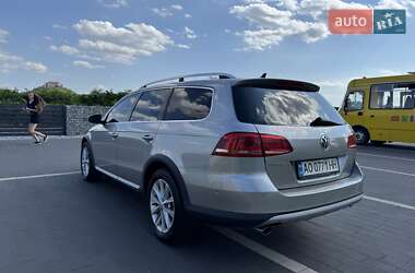 Універсал Volkswagen Passat 2012 в 