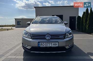 Універсал Volkswagen Passat 2012 в 