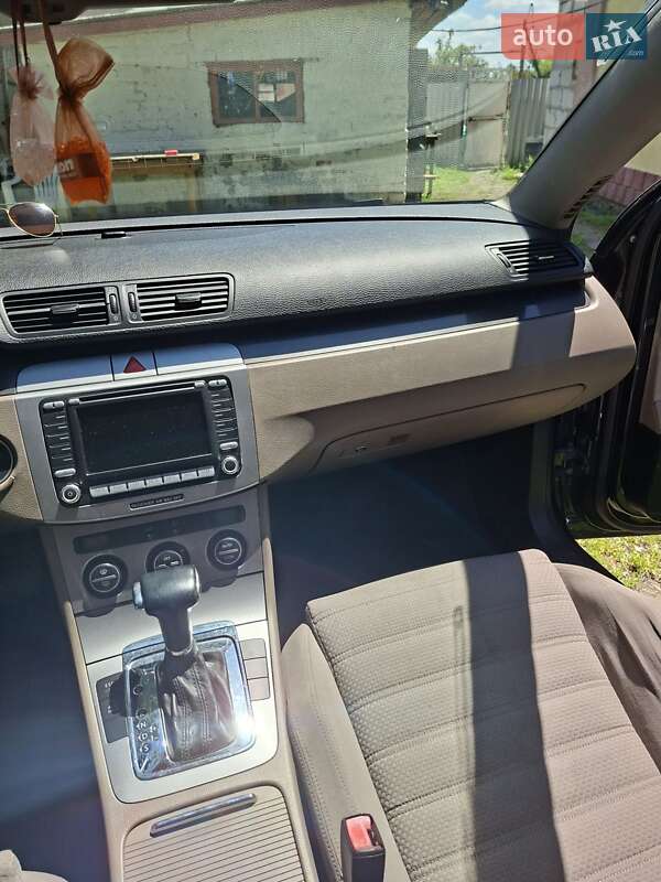Седан Volkswagen Passat 2005 в Киеве