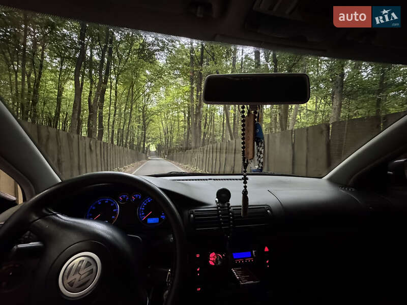 Седан Volkswagen Passat 2002 в Луцке фото 8 Седан Volkswagen Passat 2002 в Луцке