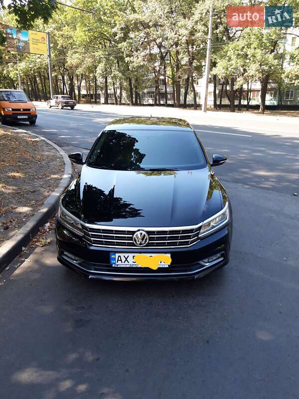 Седан Volkswagen Passat 2016 в Харькове