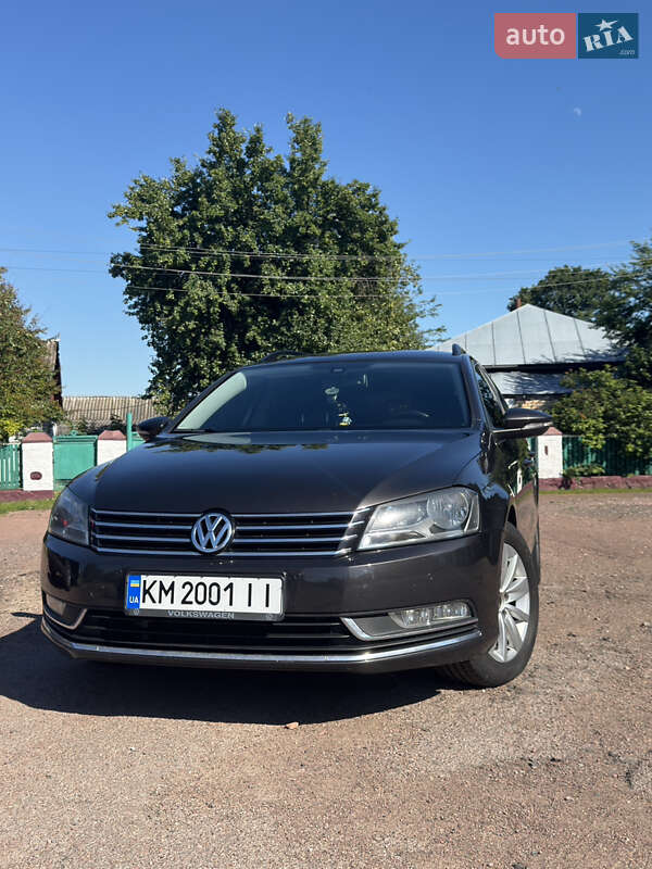 Универсал Volkswagen Passat 2011 в Житомире