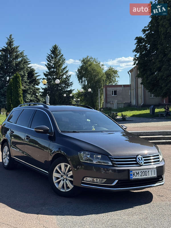Универсал Volkswagen Passat 2011 в Житомире