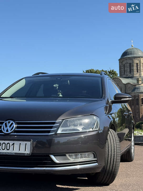 Универсал Volkswagen Passat 2011 в Житомире
