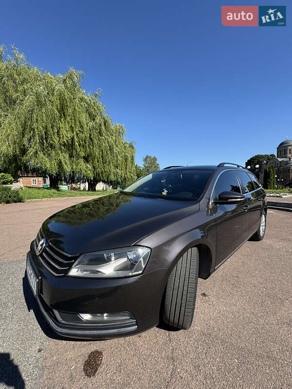 Универсал Volkswagen Passat 2011 в Житомире