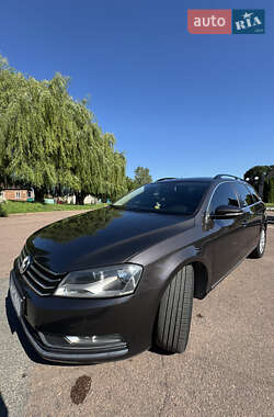 Универсал Volkswagen Passat 2011 в 