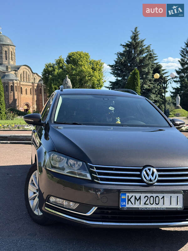 Универсал Volkswagen Passat 2011 в Житомире