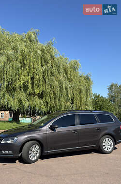 Универсал Volkswagen Passat 2011 в 