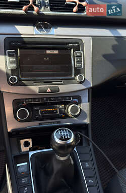 Универсал Volkswagen Passat 2011 в 