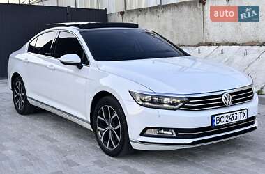 Седан Volkswagen Passat 2017 в Львове
