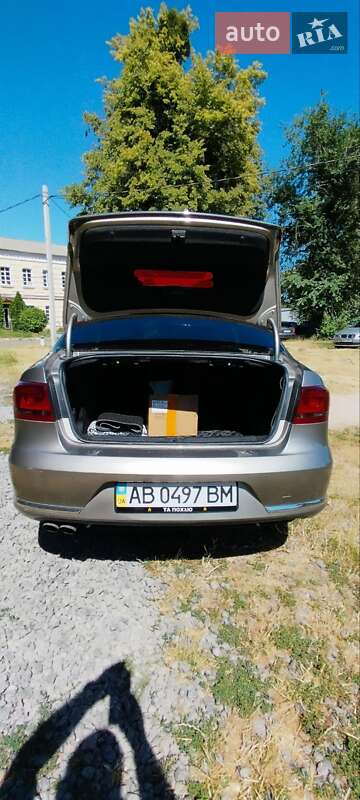 Седан Volkswagen Passat 2012 в Тульчині