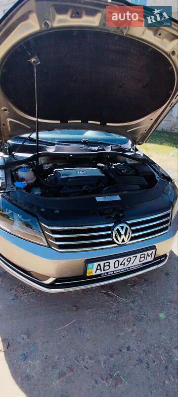 Седан Volkswagen Passat 2012 в Тульчині