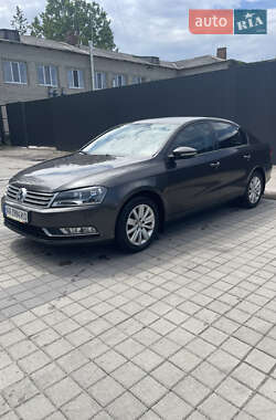 Седан Volkswagen Passat 2011 в Сарнах
