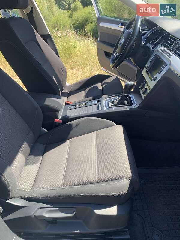 Універсал Volkswagen Passat 2015 в Самборі