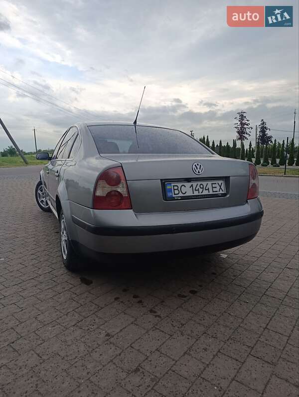 Седан Volkswagen Passat 2002 в Буске
