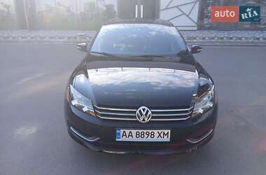 Седан Volkswagen Passat 2012 в Киеве
