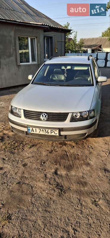 Универсал Volkswagen Passat 1999 в Жашкове