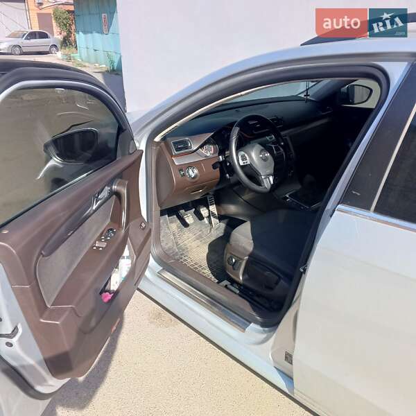Универсал Volkswagen Passat 2012 в Коцюбинском