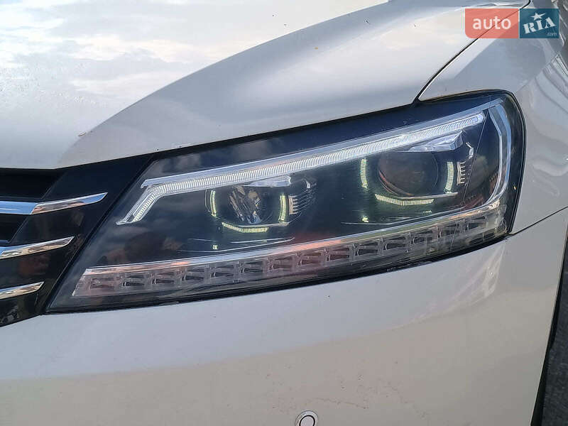 Седан Volkswagen Passat 2015 в Харькове
