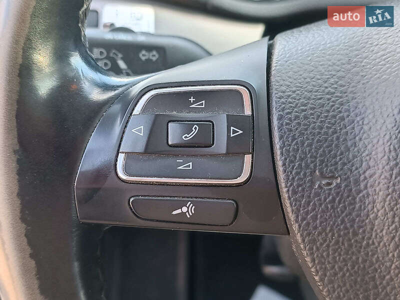 Седан Volkswagen Passat 2015 в Харькове