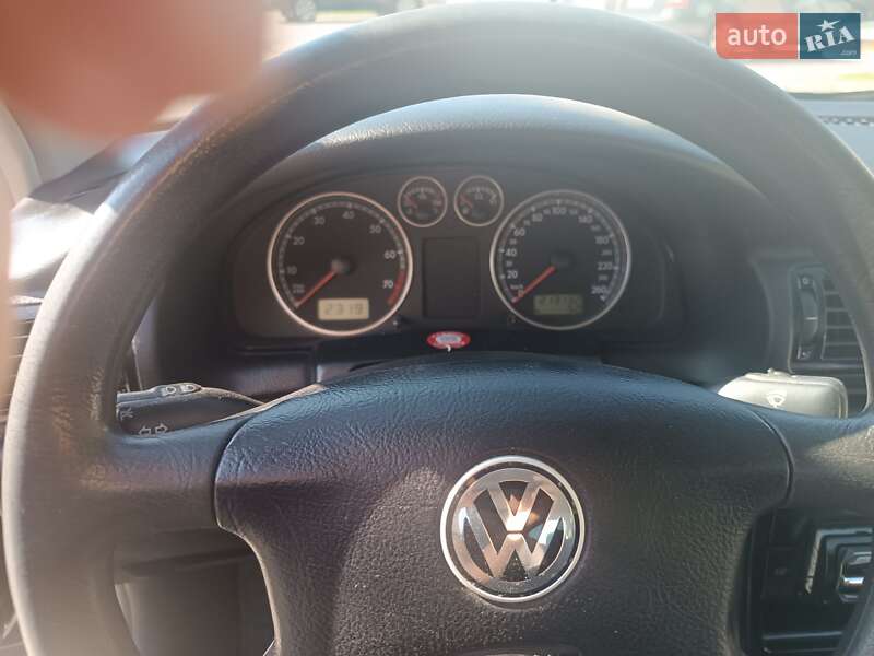 Седан Volkswagen Passat 2001 в Хороле фото 9 Седан Volkswagen Passat 2001 в Хороле