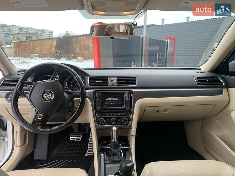 Седан Volkswagen Passat 2017 в Киеве