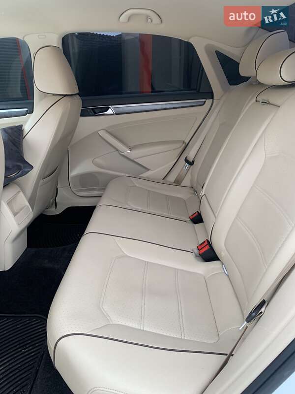 Седан Volkswagen Passat 2017 в Киеве