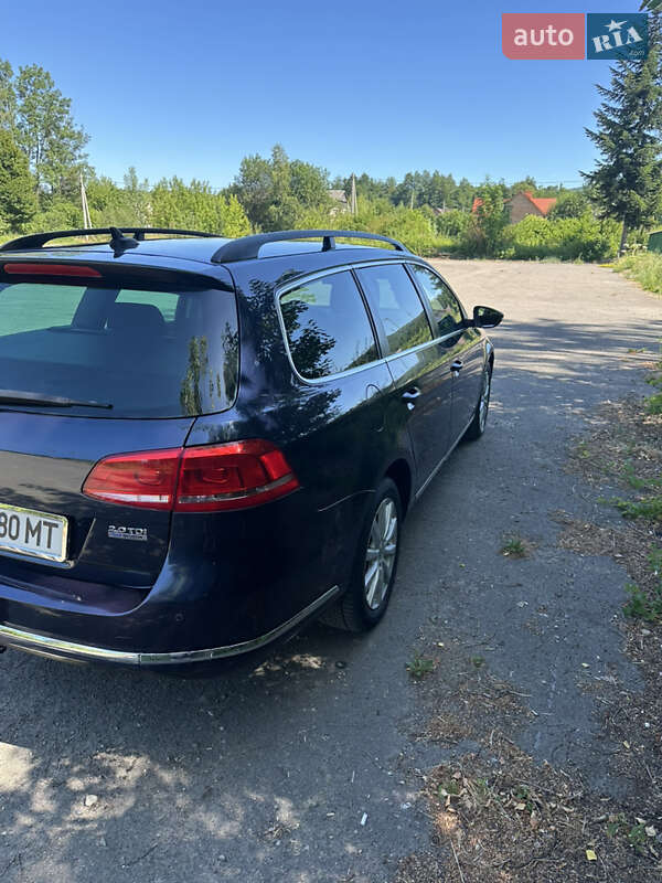 Універсал Volkswagen Passat 2011 в Самборі