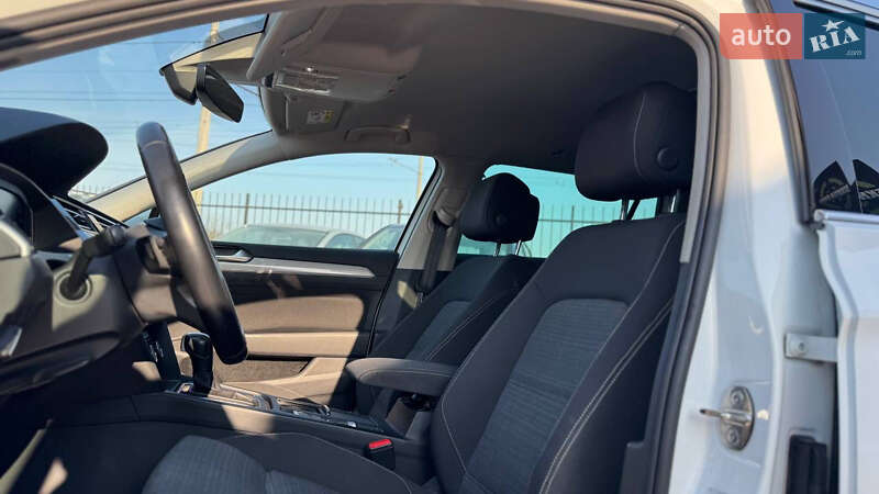 Универсал Volkswagen Passat 2019 в Полтаве фото 21 Универсал Volkswagen Passat 2019 в Полтаве