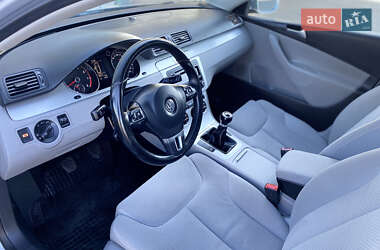 Універсал Volkswagen Passat 2010 в 