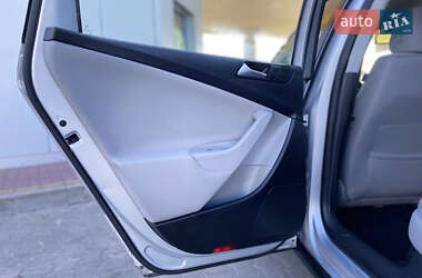 Універсал Volkswagen Passat 2010 в 
