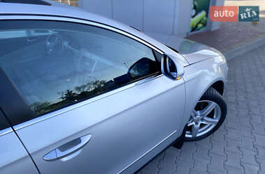Універсал Volkswagen Passat 2010 в 
