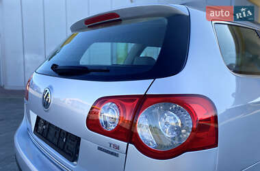 Універсал Volkswagen Passat 2010 в 