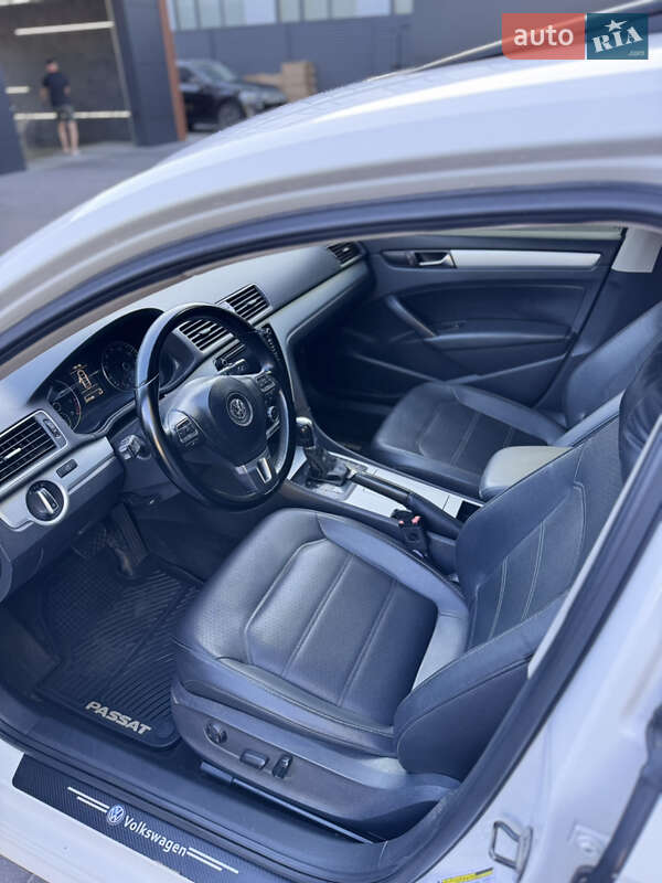 Седан Volkswagen Passat 2012 в Черкассах
