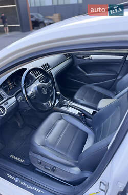 Седан Volkswagen Passat 2012 в 