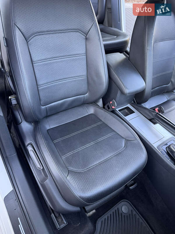 Седан Volkswagen Passat 2012 в Черкассах