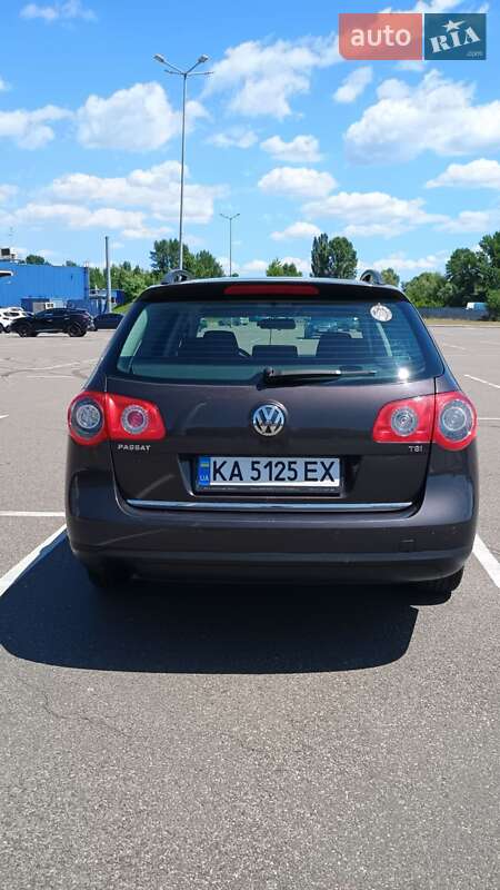 Універсал Volkswagen Passat 2009 в Києві