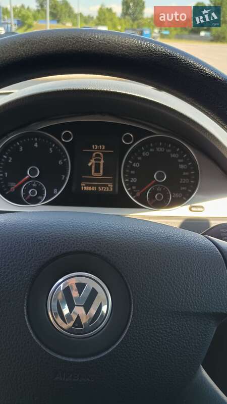 Універсал Volkswagen Passat 2009 в Києві