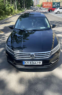 Седан Volkswagen Passat 2016 в Буче
